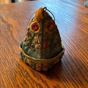 Metropolitan Museum of Art Swiss Dressing Cap Ornament